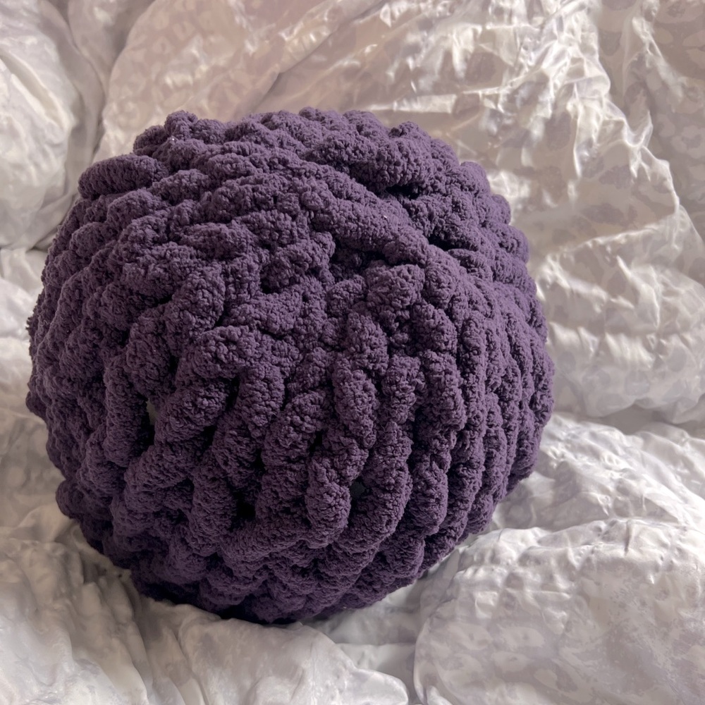 Chunky knit pillow
